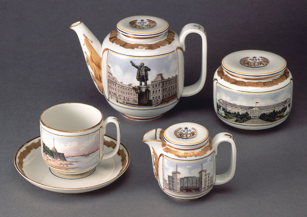Example of visual style of Eva Zeisel